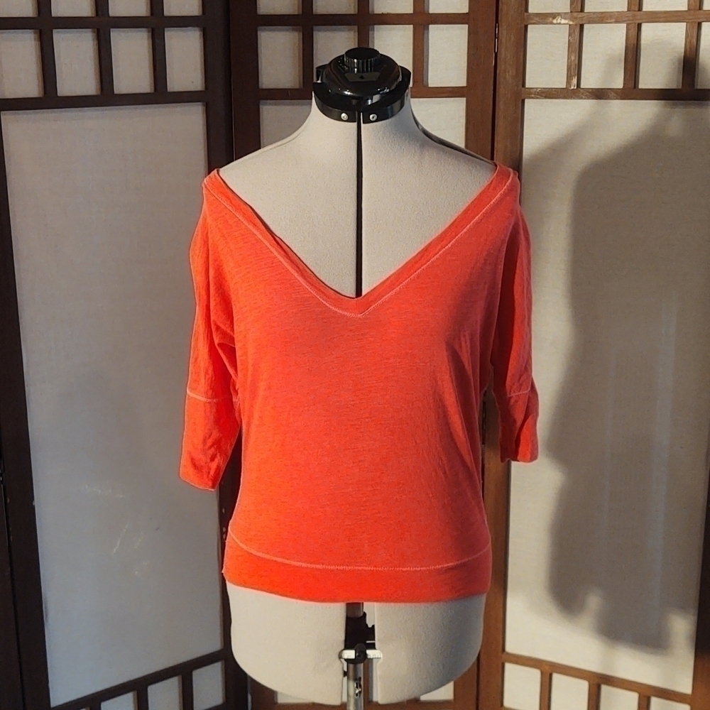 American Eagle Outfitters Wide V-neck Pink Top Sz XS